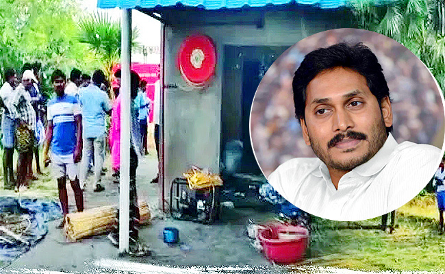 Ex-Gratia-To-Families-Affected-By-Fireworks-Godown.jpg