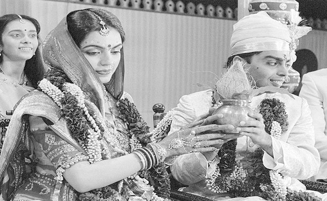mukesh_20ambani_20marriage_0.jpg 7