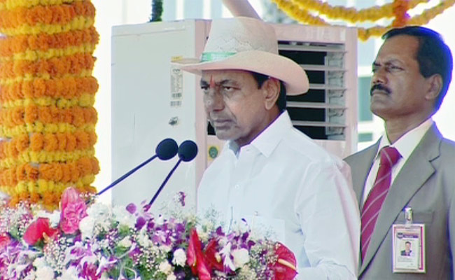 CM-KCR-in-Telangana-Formation-Day.jpg