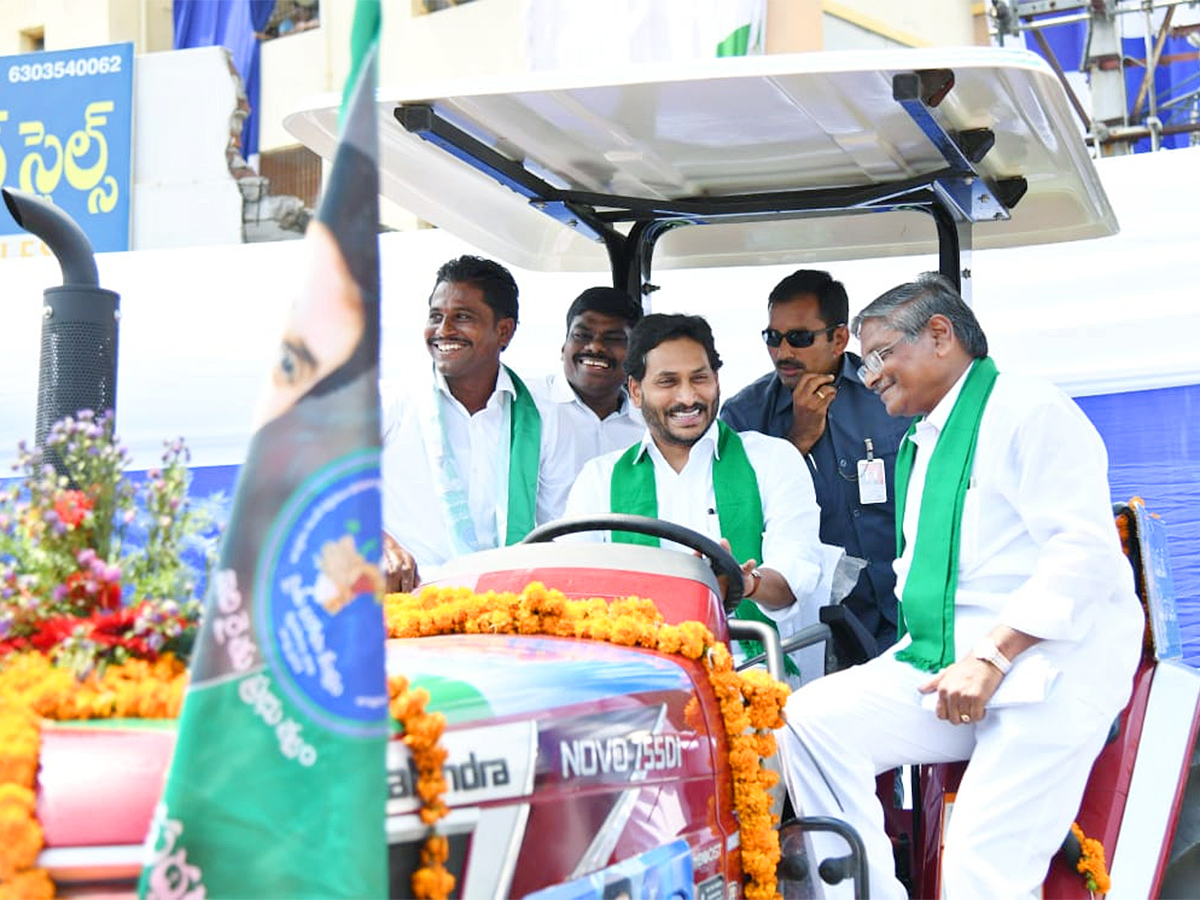 CM_20Jagan_20YSR_20Yantra_20Seva_20Pathakam_20Scheme_20Launch_20Guntur_20Photos-3.jpg 3