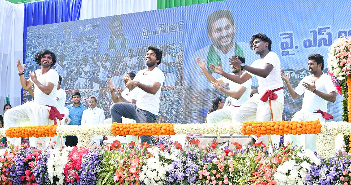 CM_20Jagan_20YSR_20Yantra_20Seva_20Pathakam_20Scheme_20Launch_20Guntur_20Photos-8.jpg 8