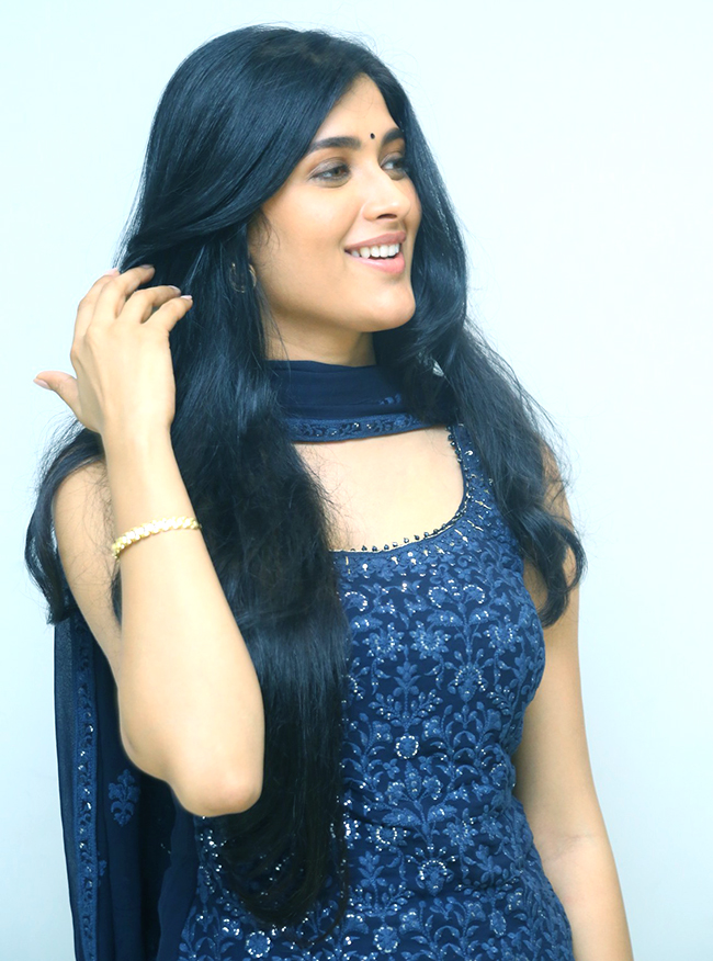 actress_20Geethika_20Tiwary_20photo_20gallery-7.jpg 7