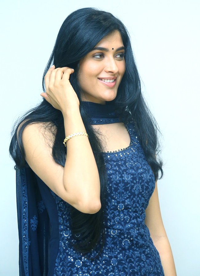actress_20Geethika_20Tiwary_20photo_20gallery-9.jpg 9
