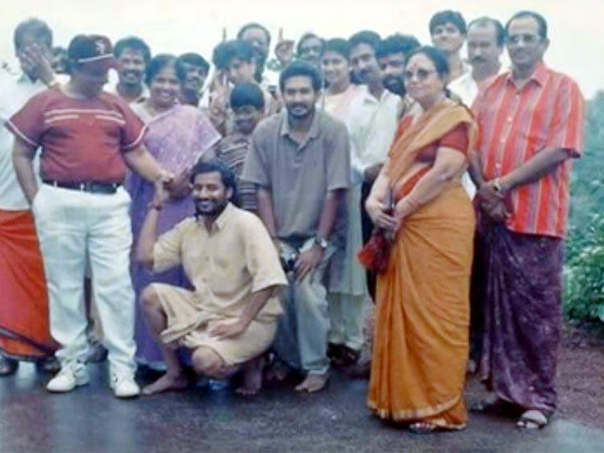ss_20rajamouli_20family_20photos.jpg 8