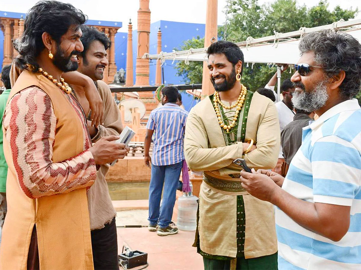 ss_20rajamouli_20fun_20on_20sets.jpg 9