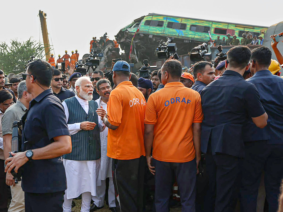 PM_20Modi_20arrives_20in_20Balasore_20to_20take_20stock_20of_20situation_20Photos_6.jpg 7