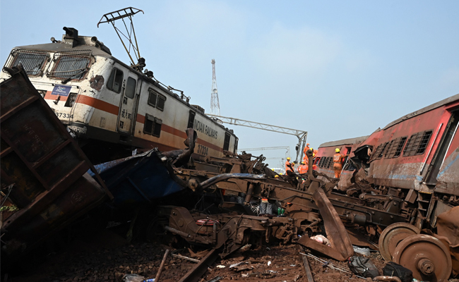 odisha-train-accident-02_0.jpg 4