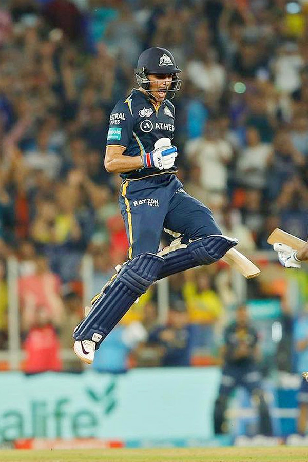 Cricketer_20Shubman_20Gill_20Unseen_20Photos_17.jpg 18