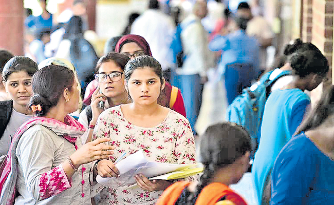 JEE-STUDENTS.jpg