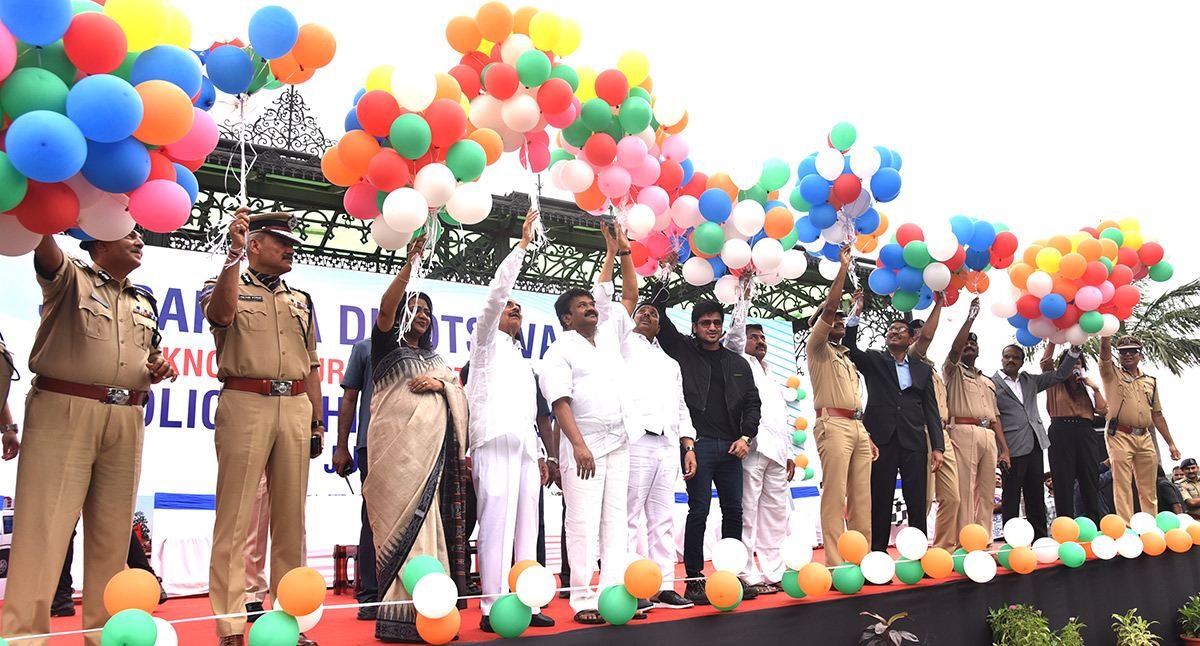 Telangana_20Suraksha_20Rally_20In_20Hydearabd-26.jpg 25