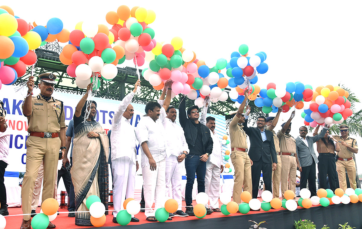 Telangana_20Suraksha_20Rally_20In_20Hydearabd-4.jpg 4