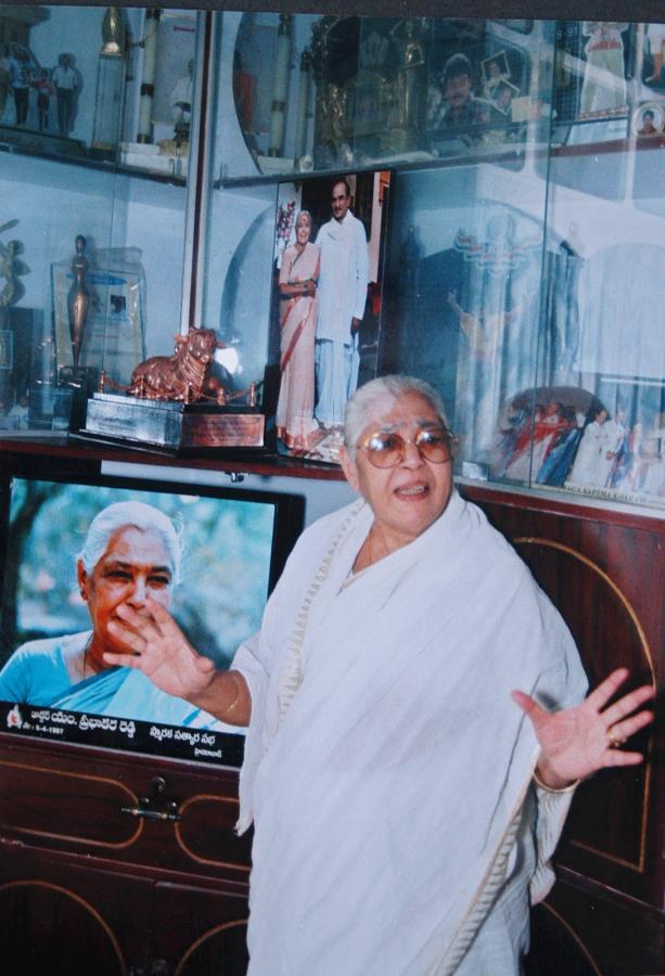 senior-actress-nirmalamma-rare-and-unseen-photo-gallery-50.jpg 50