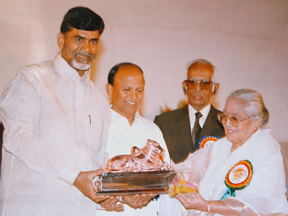 senior-actress-nirmalamma-rare-and-unseen-photo-gallery-7.jpg 7