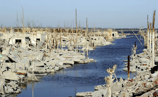3._20Villa_20Epecuen_2C_20Argentina.jpg 4