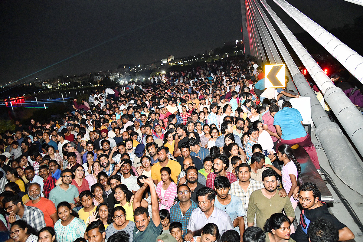 LIVE-_20Drone-_20Show-_20At-_20Durgam-_20Cheruvu-_20Hyderabad-_20Pics-1.jpg 1