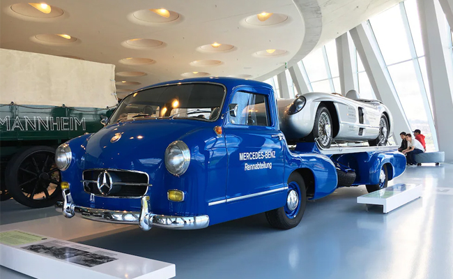 Mercedes-Benz_20Museum-01.jpg 2