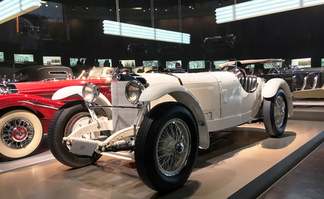 Mercedes-Benz_20Museum-02.jpg 3