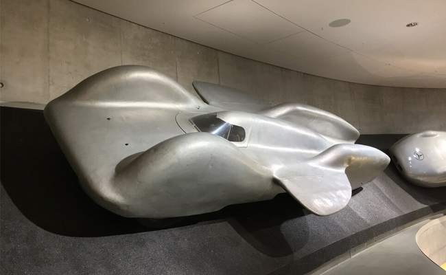 Mercedes-Benz_20Museum-08.jpg 9