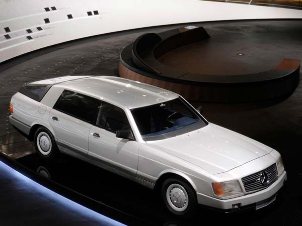Mercedes-Benz_20Museum-11.jpeg 12
