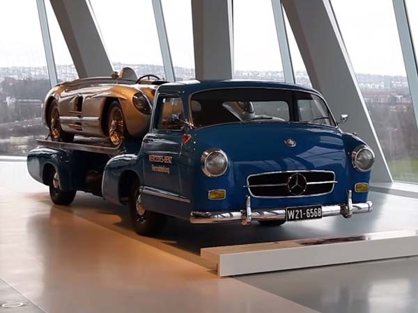 Mercedes-Benz_20Museum-15.jpeg 16