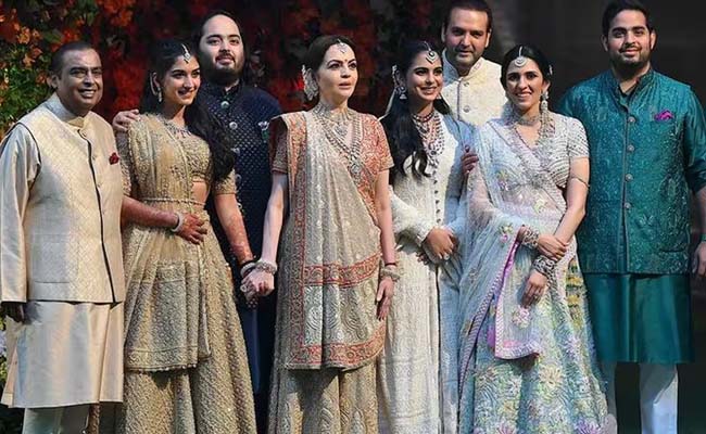 MukeshAmbani_family.jpg