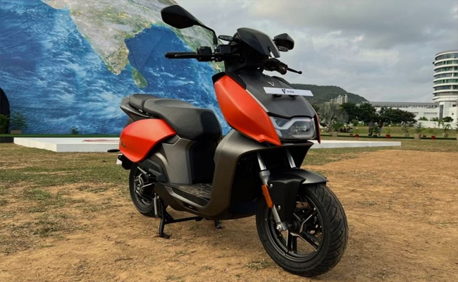 e-scooter_20VIDA_20V1_20Pro_20by_20INR_206_2C000.jpg