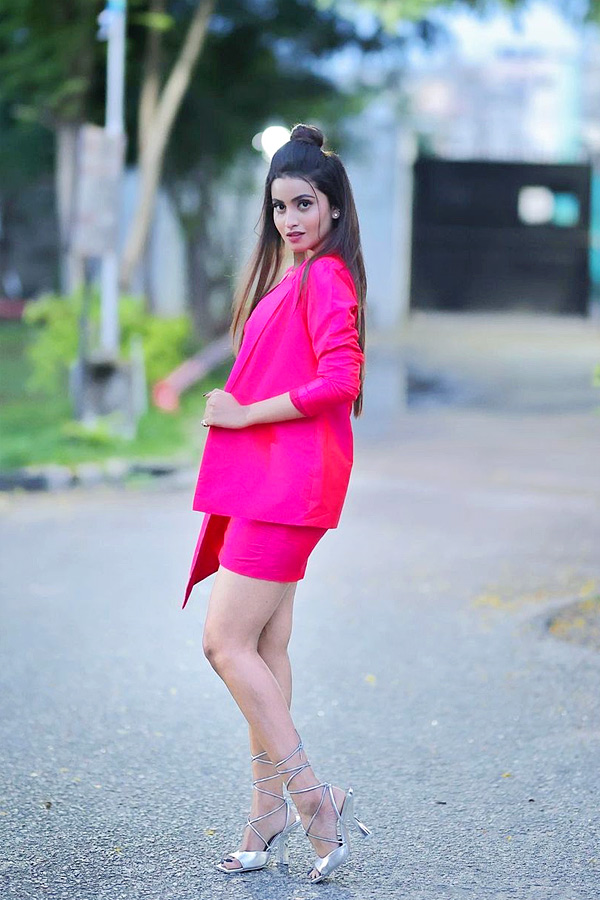 Deepika_20Pilli_20Latest_20Photos_3.jpg 4