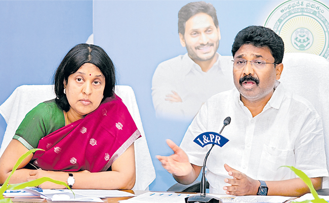 adimulapusuresh.jpg