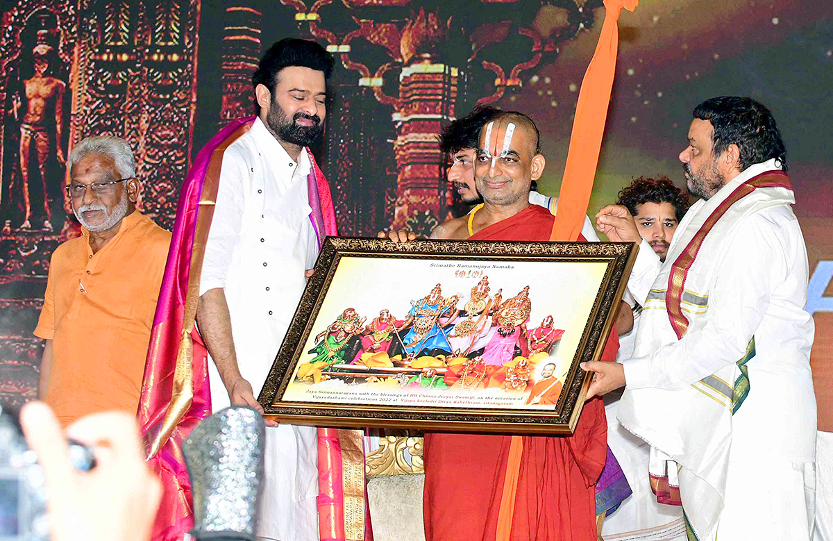 Adipurush-_20Pre_20-Release-_20Event_20-LIVE-_20Updates-13.jpg 13