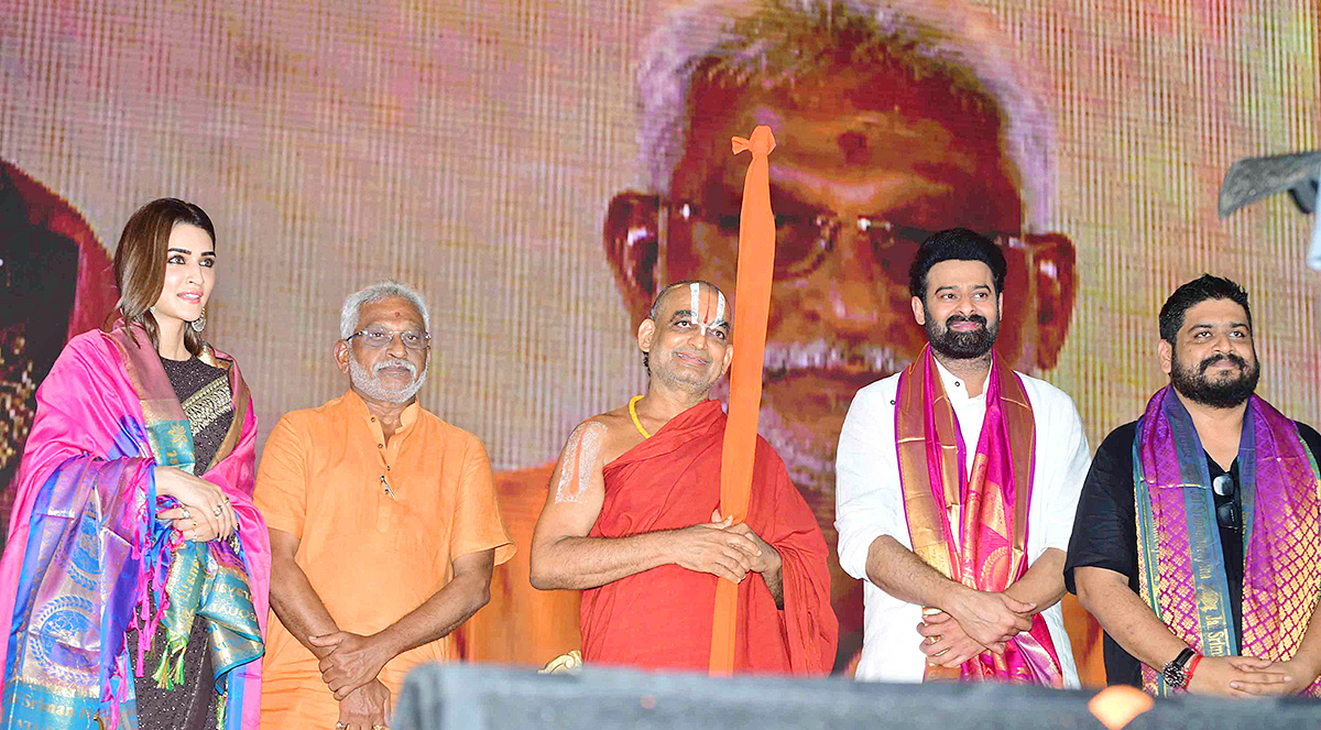 Adipurush-_20Pre_20-Release-_20Event_20-LIVE-_20Updates-14.jpg 14