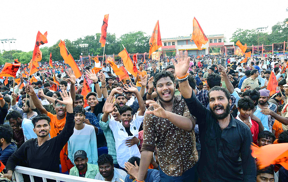 Adipurush-_20Pre_20-Release-_20Event_20-LIVE-_20Updates-15.jpg 15
