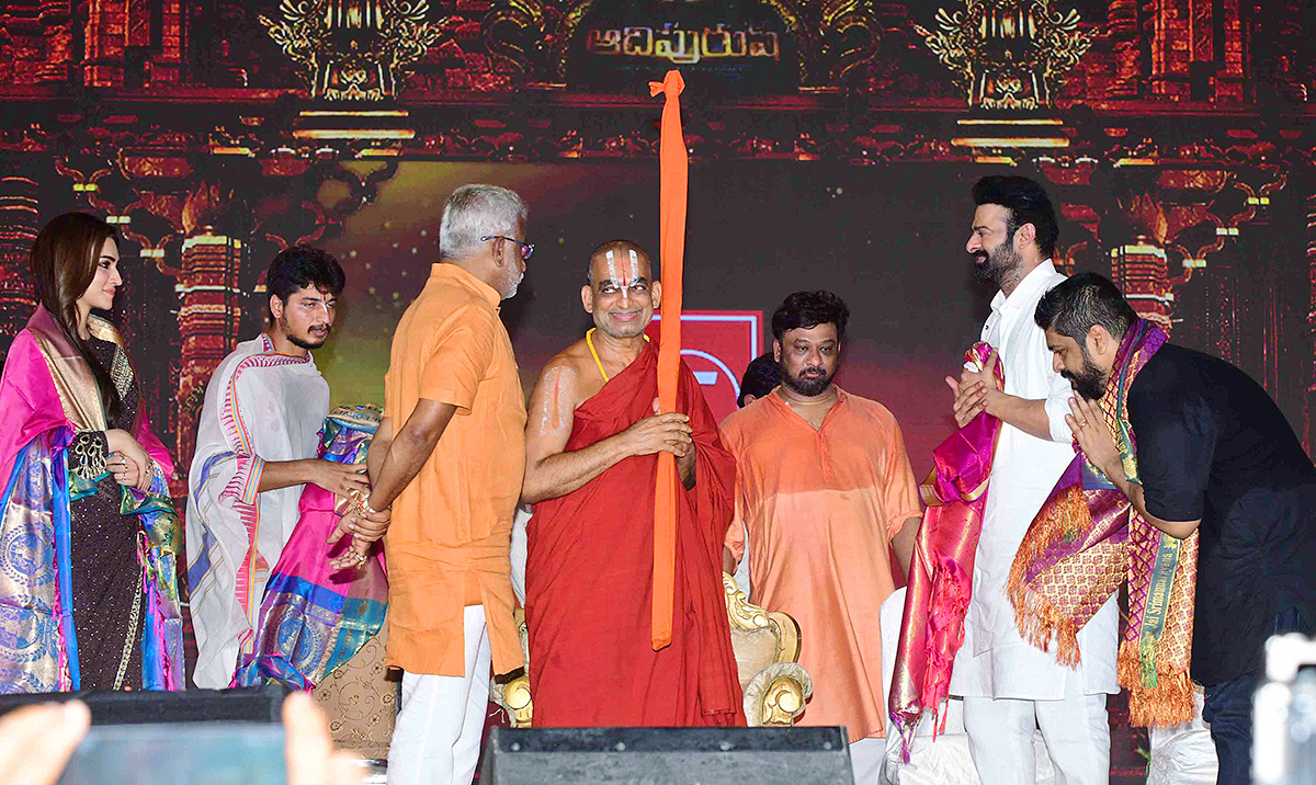 Adipurush-_20Pre_20-Release-_20Event_20-LIVE-_20Updates-23.jpg 23