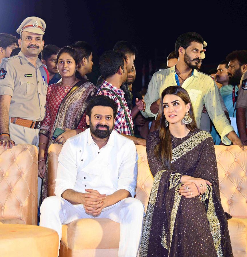 Adipurush-_20Pre_20-Release-_20Event_20-LIVE-_20Updates-3.jpg 3