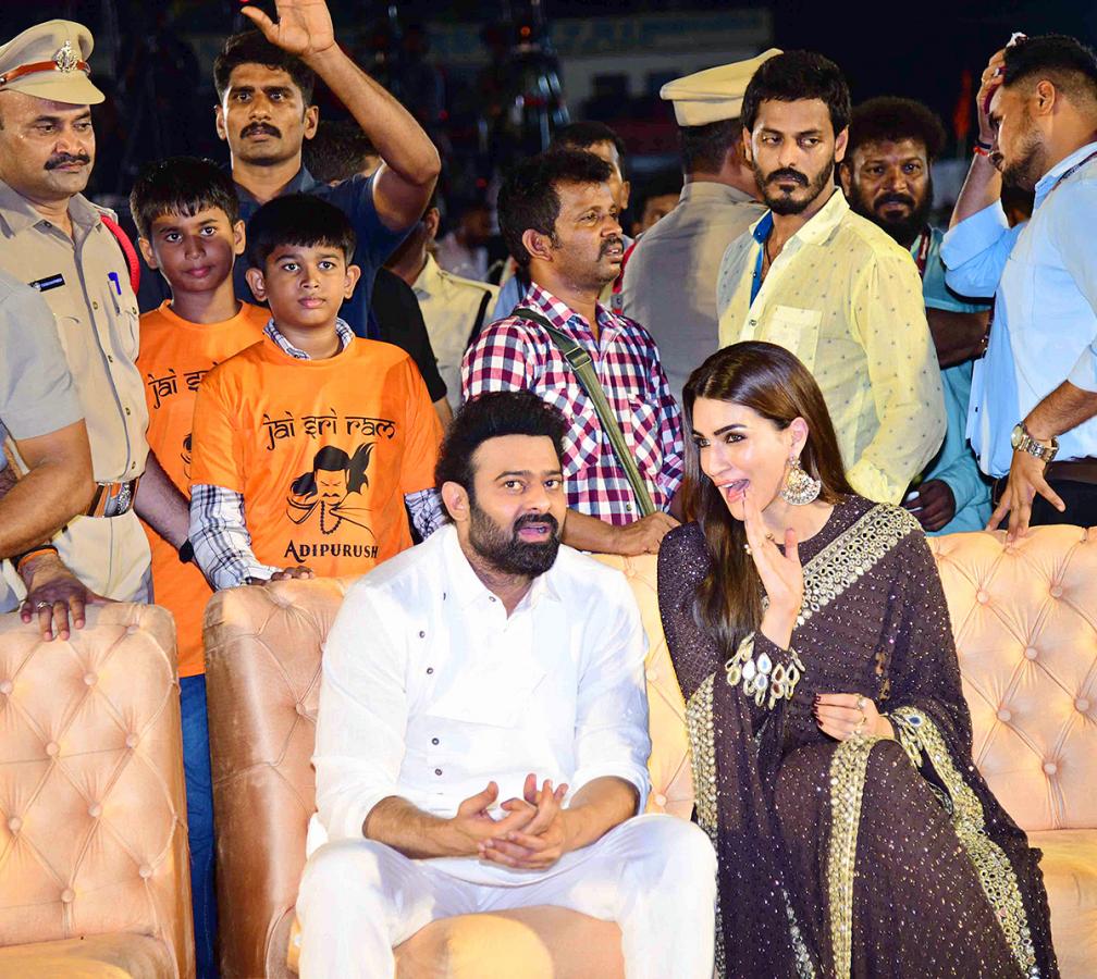Adipurush-_20Pre_20-Release-_20Event_20-LIVE-_20Updates-31.jpg 31