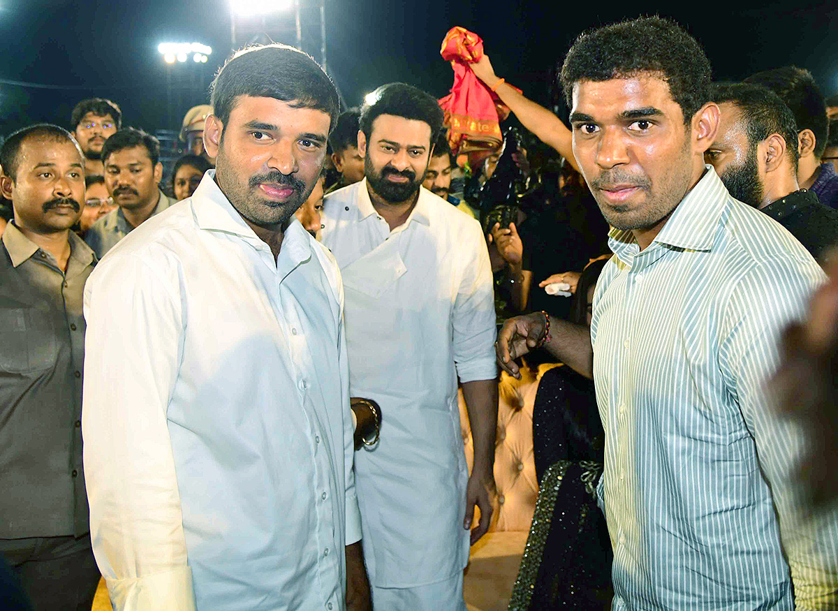 Adipurush-_20Pre_20-Release-_20Event_20-LIVE-_20Updates-4.jpg 4
