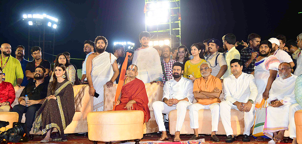 Adipurush-_20Pre_20-Release-_20Event_20-LIVE-_20Updates-7.jpg 7
