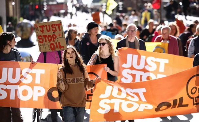 Oil-Protest-forces-ICC.jpg