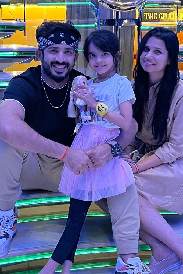 Anchor_20Ravi_20Daughter_20Latest_20Photos_15.jpg 16