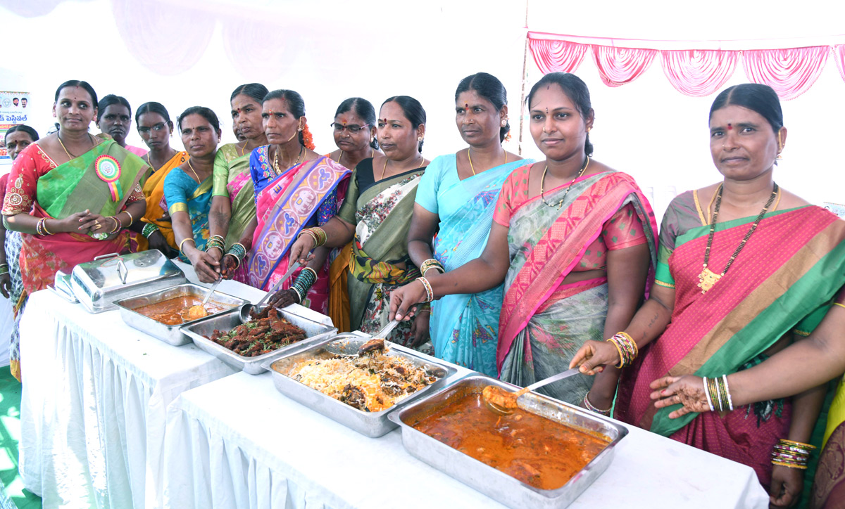 Fish-_20Food-_20Festival-_20Pics-19.jpg 17