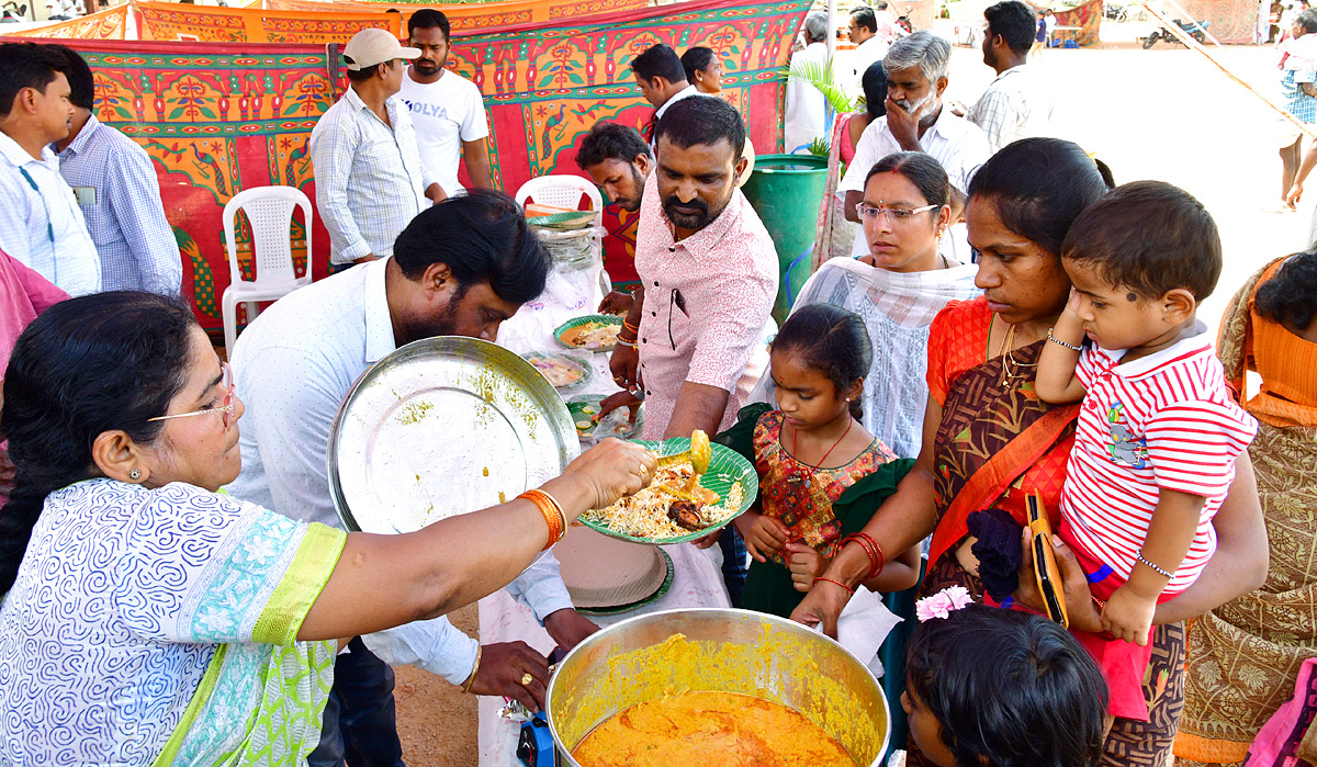Fish-_20Food-_20Festival-_20Pics-7.jpg 7