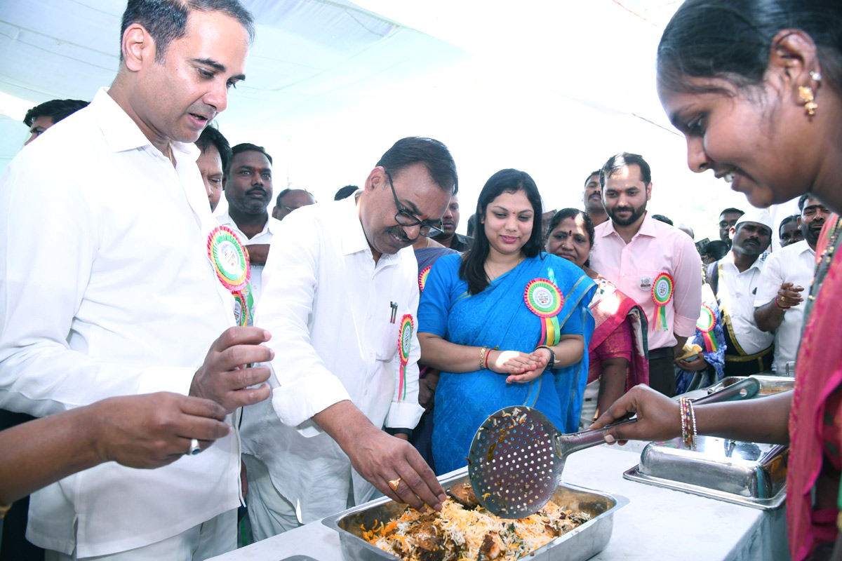 Fish-_20Food-_20Festival-_20Pics-8.jpg 8
