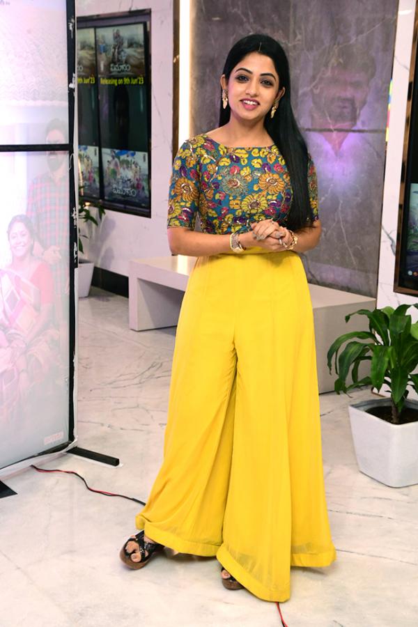 Actress-_20Navya-_20Swamy-_20Latest_20-pics-15.jpg 15
