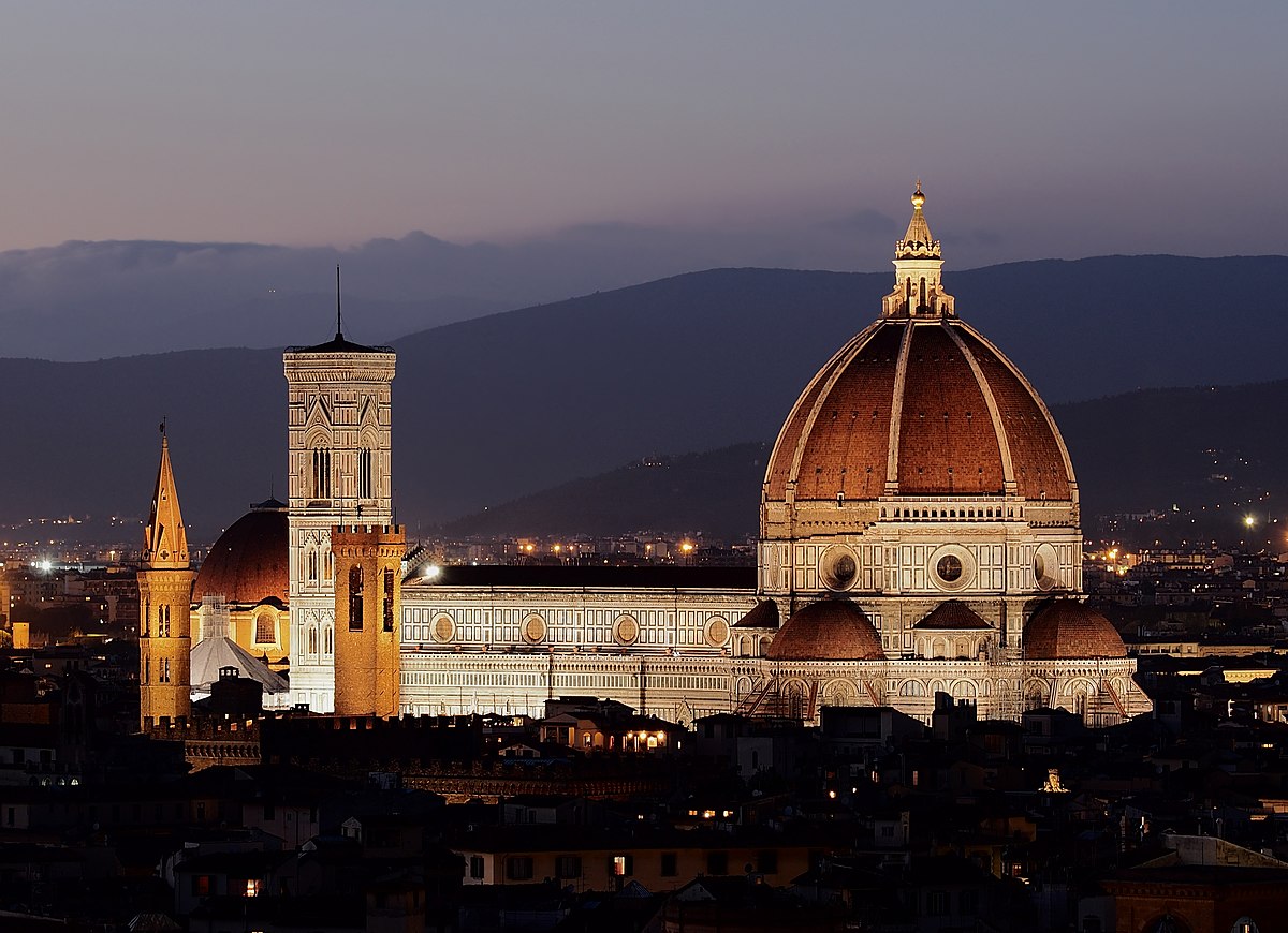 Florence_Duomo_from_Michelangelo_hill.jpg 10