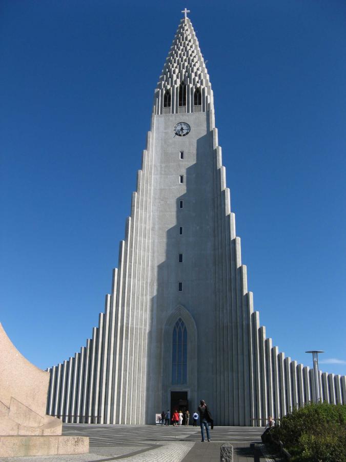 Reykjavik_27s_church_20_281_29.jpg 11