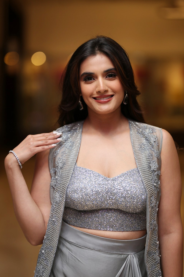 divyansha-kaushik-04.jpg 4