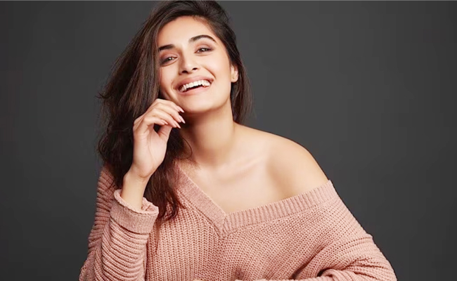 divyansha-kaushik-13.jpg 11
