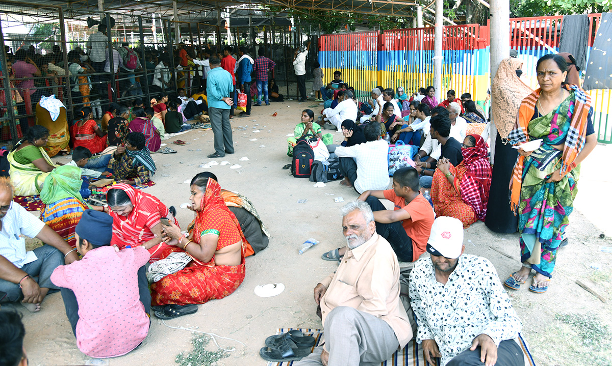 Fish-_20Medicine_20-Distribution-_20Nampally_20-Exhibition-_20Grounds-_20Photos-15.jpg 14
