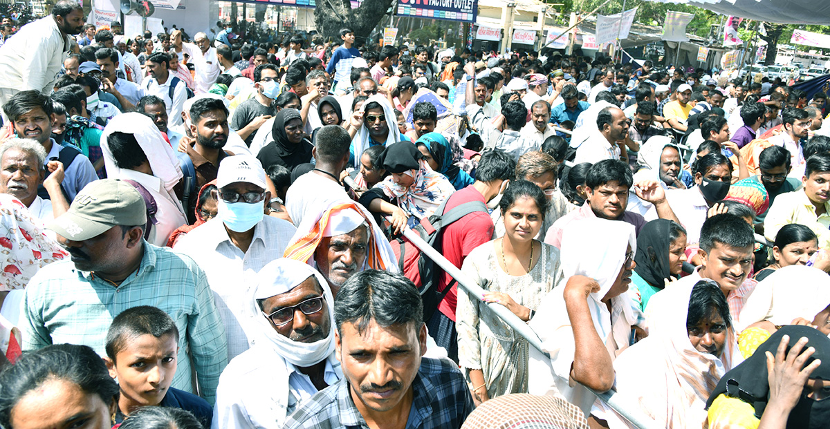 Fish-_20Medicine_20-Distribution-_20Nampally_20-Exhibition-_20Grounds-_20Photos-17.jpg 16