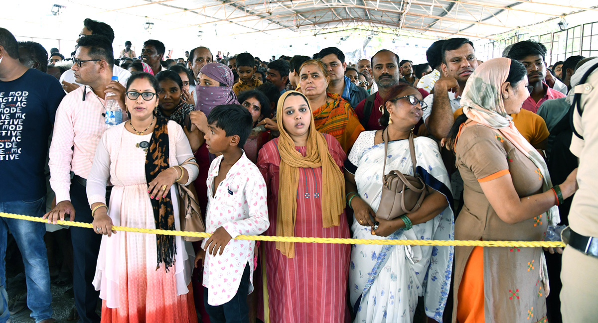 Fish-_20Medicine_20-Distribution-_20Nampally_20-Exhibition-_20Grounds-_20Photos-22.jpg 21