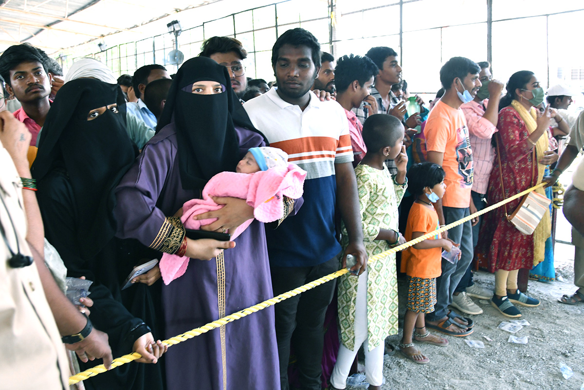 Fish-_20Medicine_20-Distribution-_20Nampally_20-Exhibition-_20Grounds-_20Photos-30.jpg 28